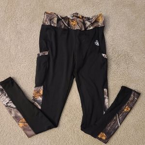 Camo/black leggings